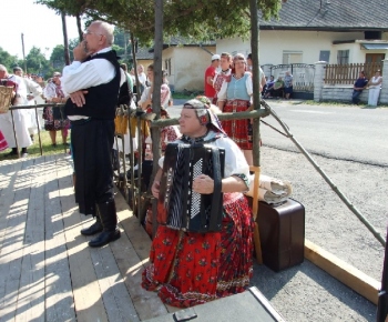 ČIPKA V HONTE - Lackov