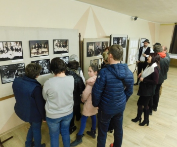 Výstava fotografií detí z Príbeliec a Plachtiniec v prvej polovi