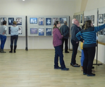 Výstava fotografií detí z Príbeliec a Plachtiniec v prvej polovi