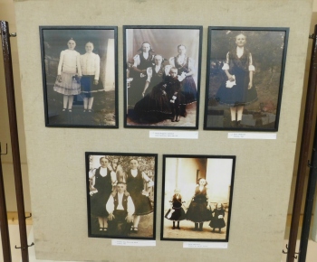 Výstava fotografií detí z Príbeliec a Plachtiniec v prvej polovi