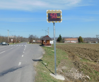 Bezpečne na cestách - merače rýchlosti v obci Príbelce