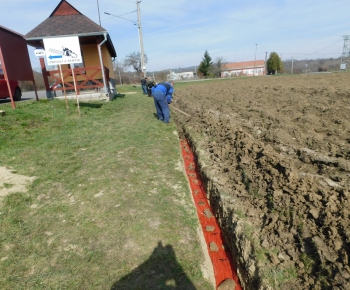 Bezpečne na cestách - merače rýchlosti v obci Príbelce