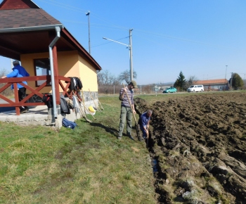 Bezpečne na cestách - merače rýchlosti v obci Príbelce