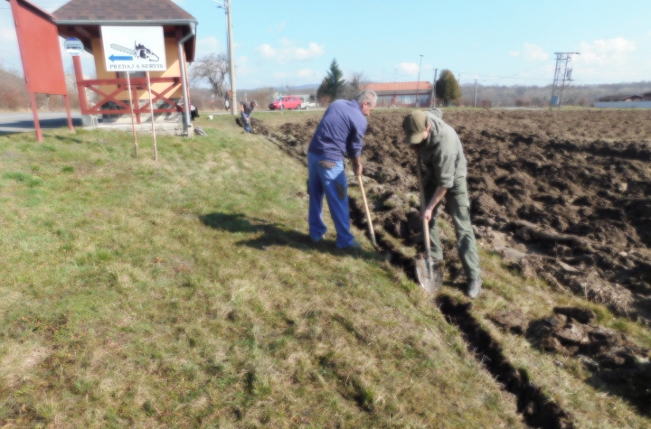 Bezpečne na cestách - merače rýchlosti v obci Príbelce