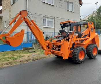 Obstaranie čelného nakladača Locust 903