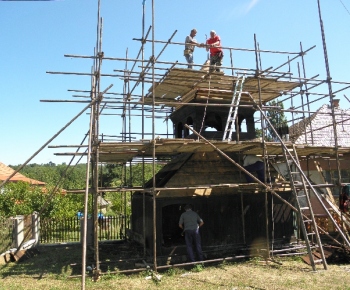 Obnova drevenej zvoničky a úprava okolia
